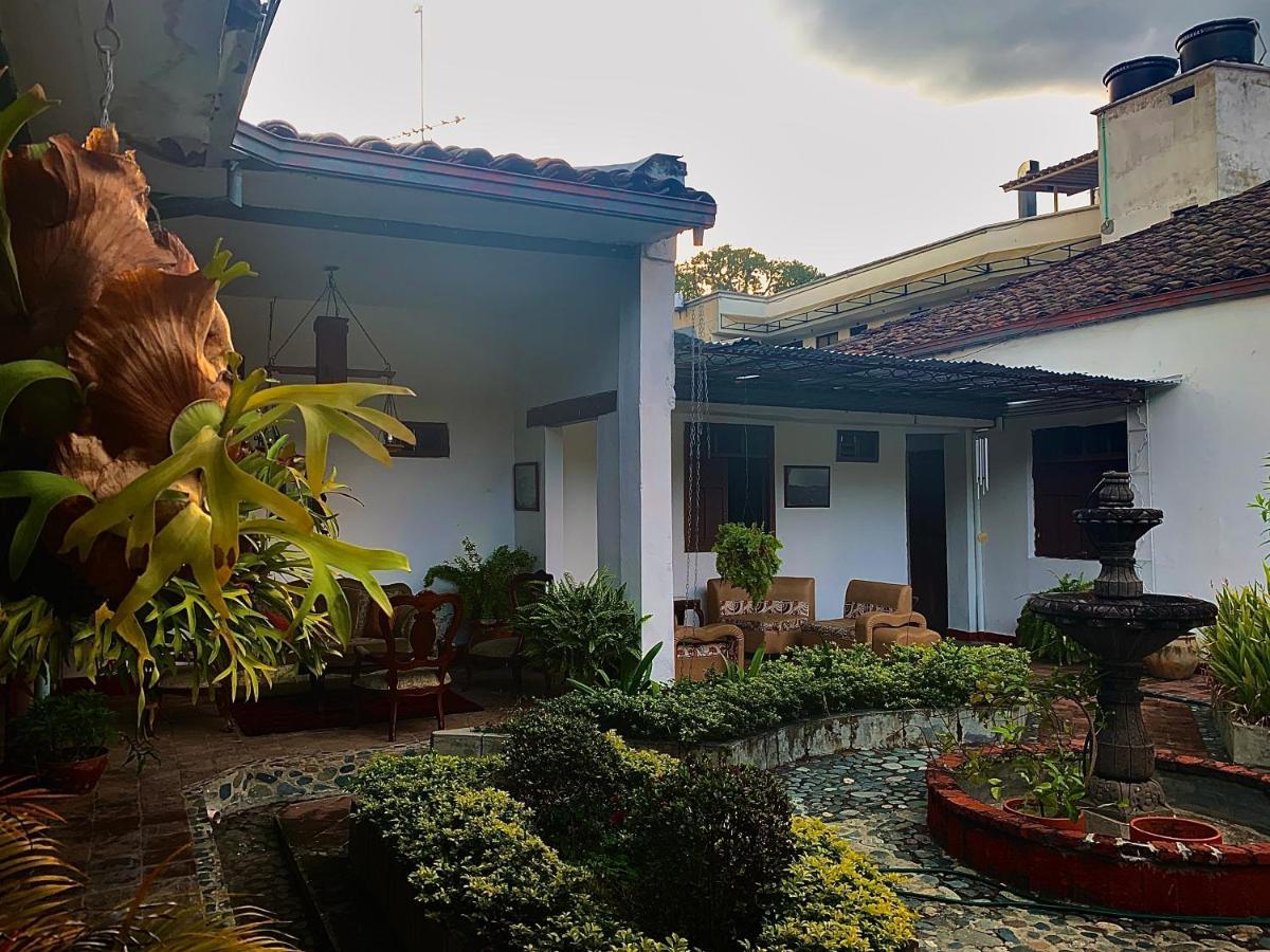 Hotel Casa Antigua Buga Exteriör bild