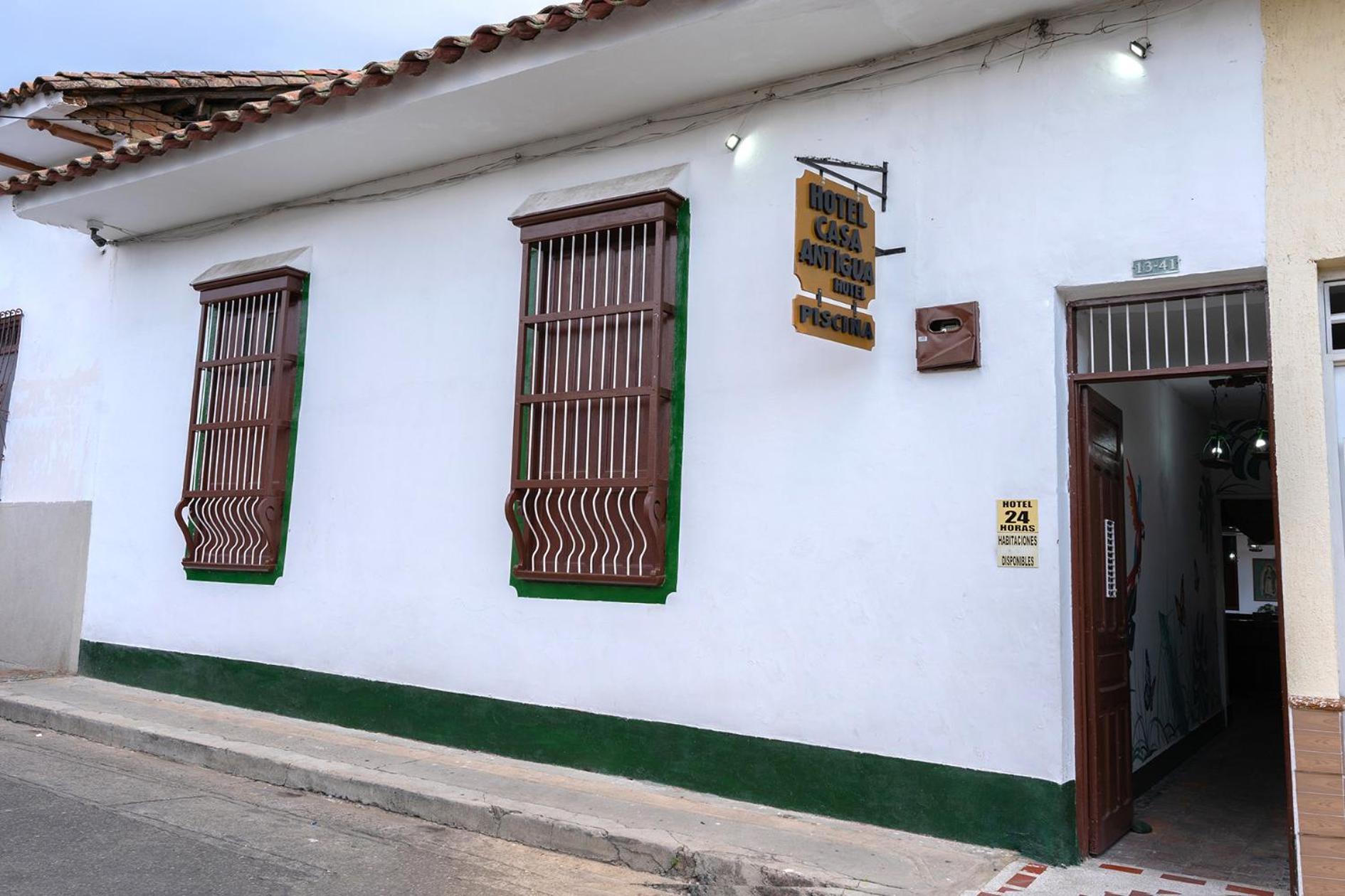 Hotel Casa Antigua Buga Exteriör bild
